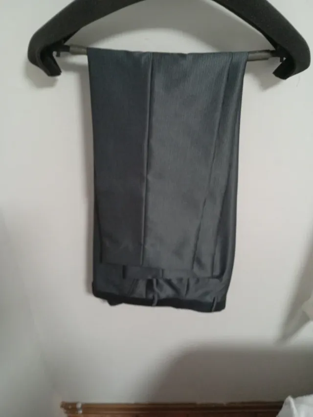 Traje de vestir gris hombre chaqueta y pantalón