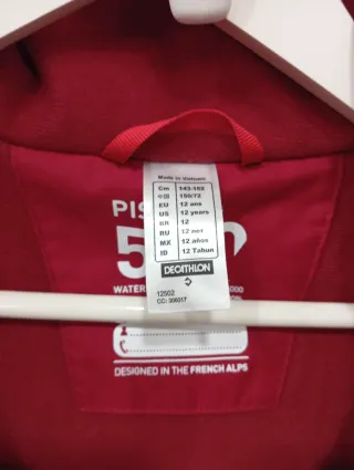 Abrigo de esquí rojo