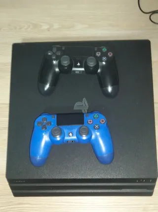 Consola PS4 Pro + 2 Mandos