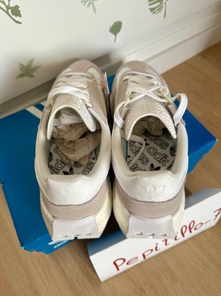 Adidas Retropy E5 Talla 44 2/3 Beige/Blanco