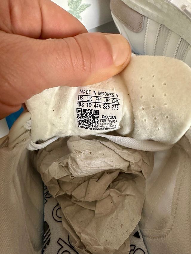 Adidas Retropy E5 Talla 44 2/3 Beige/Blanco