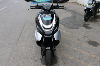 ZEEHO AE8+ 2 Baterías 2025