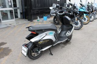 ZEEHO AE8+ 2 Baterías 2025