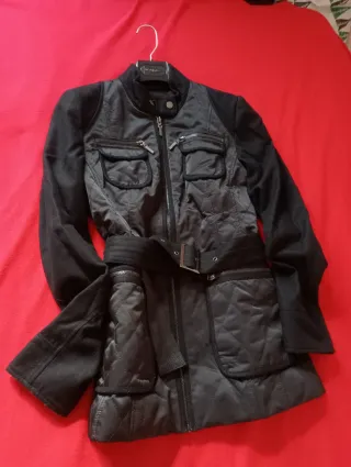 Chaqueta acolchada con cinturón