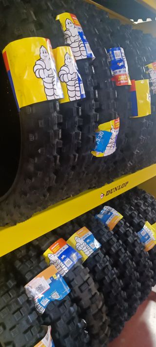 Neumáticos Deli Tyre 90/90-21 y 140/80-18