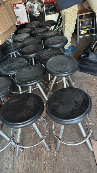 Taburetes redondos acolchados negros