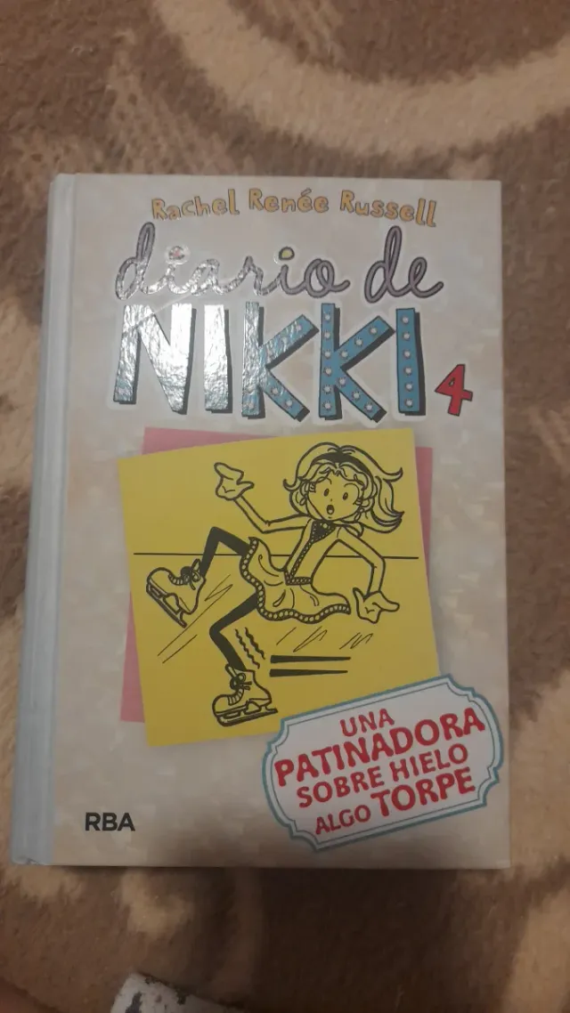 Diario de Nikki 4 - Una patinadora sobre hielo ...