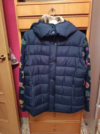 Chaleco azul marino de mujer de la marca Desigual