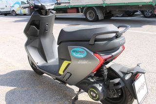 ZEEHO AE6 + 2 Baterías 2025