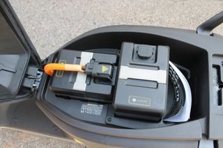 ZEEHO AE6 + 2 Baterías 2025