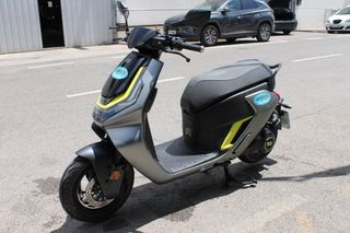 ZEEHO AE6 + 2 Baterías 2025