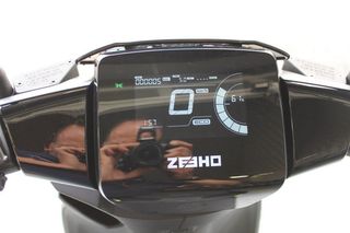 ZEEHO AE6 + 2 Baterías 2025