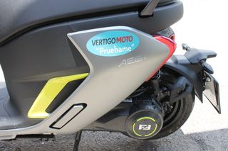 ZEEHO AE6 + 2 Baterías 2025