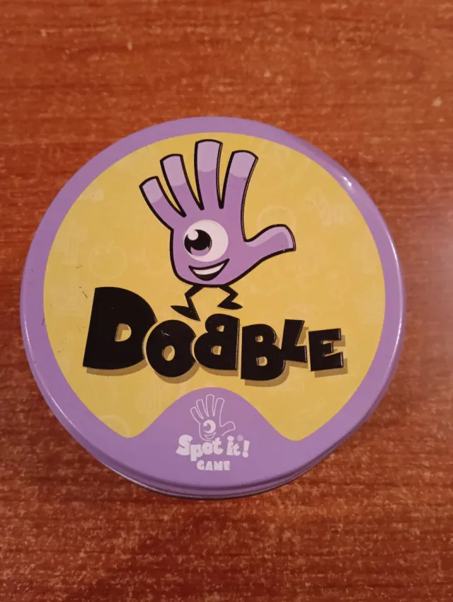 Juego de cartas Dobble