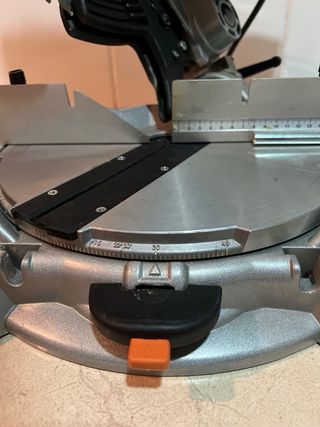 Tronzadora ingletadora abatible TM33W Virutex