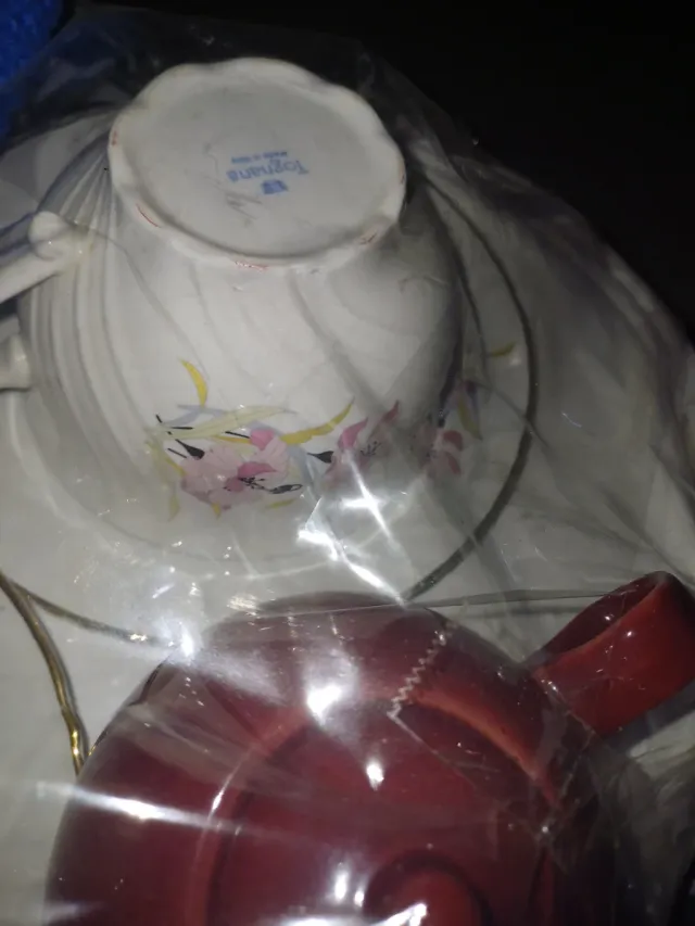 Set 2 tazze con vassoio e teiera