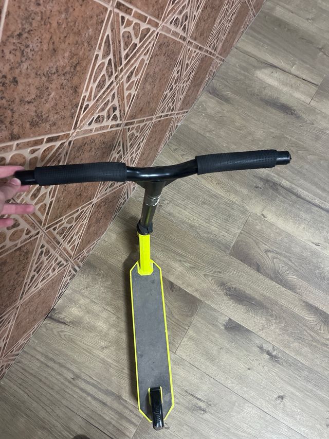 Monopatín Oxelo Amarillo