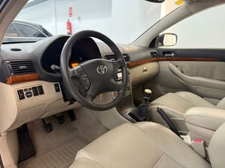 Toyota Avensis 2.2 D4D Executive