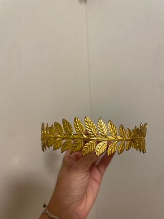 Corona dorada hojas disfraz