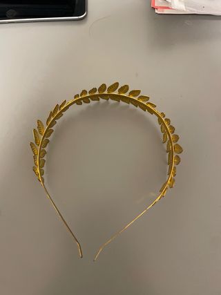 Corona dorada hojas disfraz