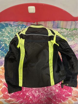 Chaqueta de moto con protecciones