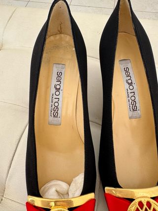 Sergio Rossi Décolleté Nere con Dettagli Oro