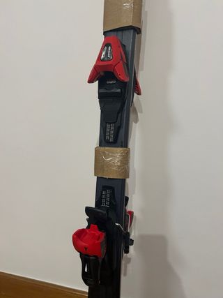 Esquís infantiles Atomic 140cm.