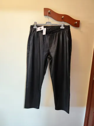 Pantalón polipiel mujer negro