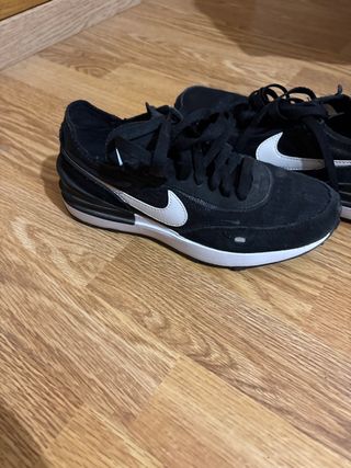 Zapatillas Nike Negras y Blancas
