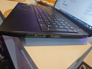 Portátil Toshiba Satellite Pro i3