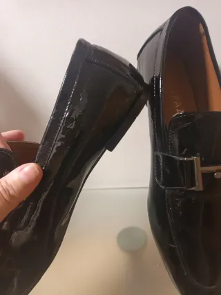 Mocasines negros charol hebilla T.38