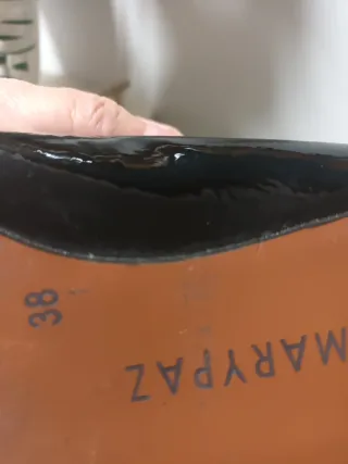 Mocasines negros charol hebilla T.38