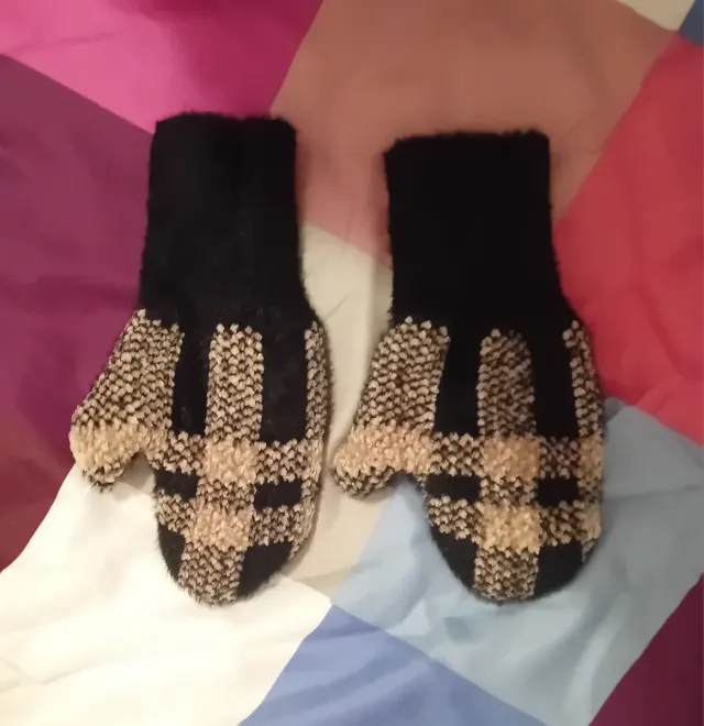 Conjunto Gorro, Bufanda y Manoplas Cuadros