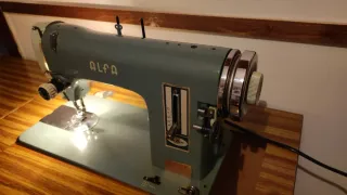 Máquina de coser Alfa