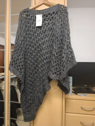 Poncho Zara Gris Talla Única