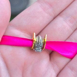 CHARM THOR CASCO DORADO MARVEL