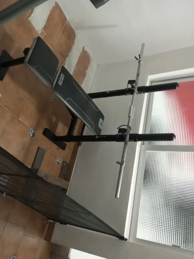 Banco musculación y barra