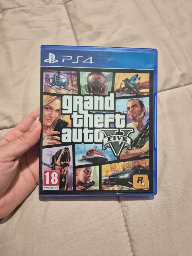 Juego GTA V PS4