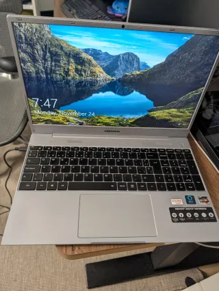 Portátil Medion E15303 Ryzen 5 15.6'