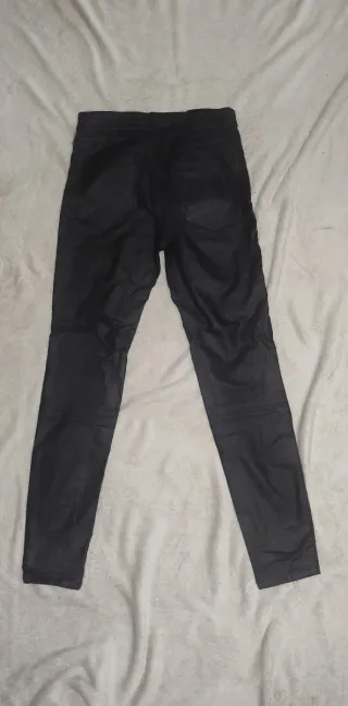 Pantalón Stradivarius Talla 36