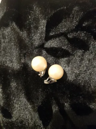 Pendientes antiguos perla