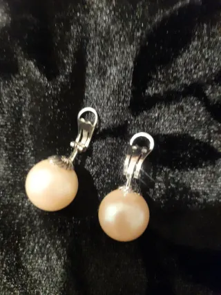 Pendientes antiguos perla