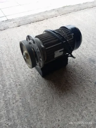 Motor trifásico Soga