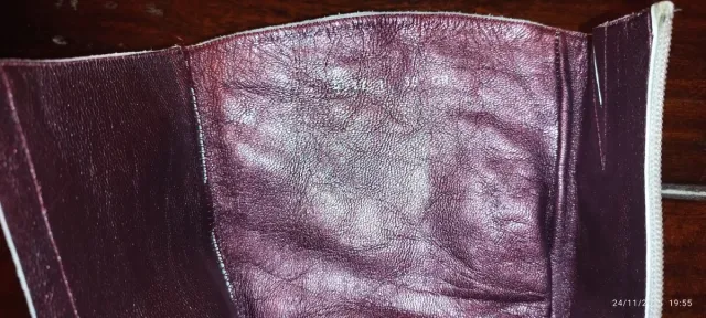 Botas altas doradas con tacón