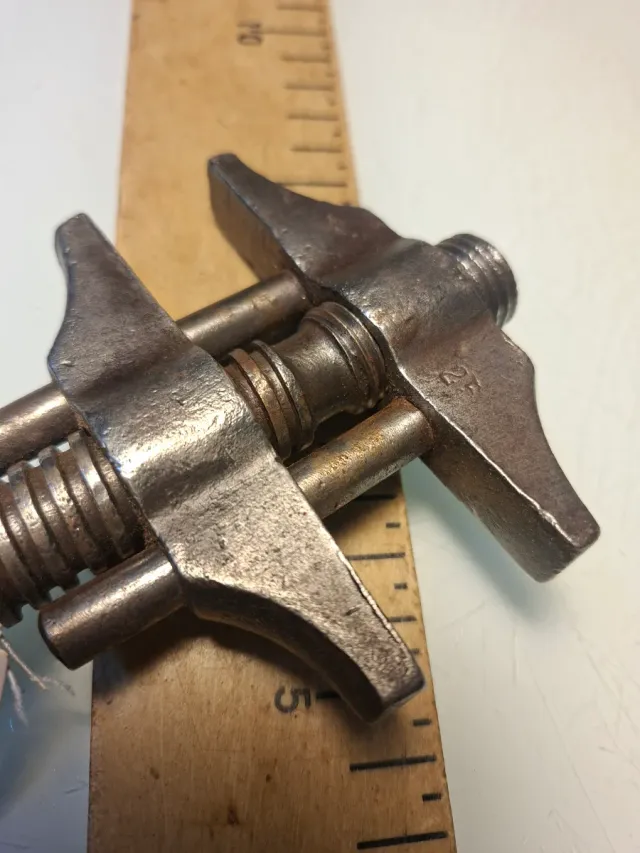 Llave articulada antigua