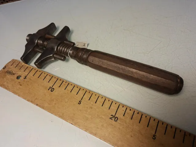 Llave articulada antigua