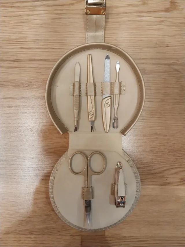 Estuche de manicura completo