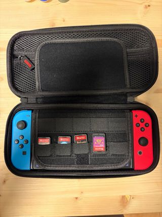 Nintendo Switch OLED con giochi