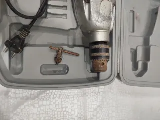 Taladro percutor WERKU con maletín