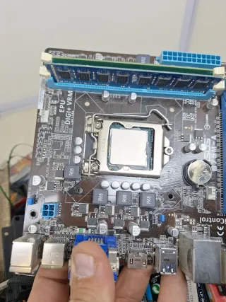 PLACA BASE DE ORDENADOR